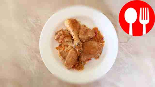 Tender chakhokhbili with sour cream sauce