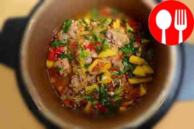 Чахохбили в мультиварке с жареным картофелем и тмином