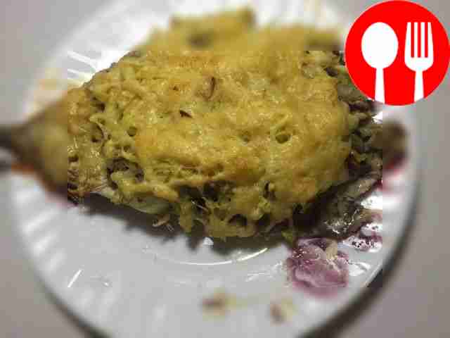 Скумбрия, запеченная с шампиньонами