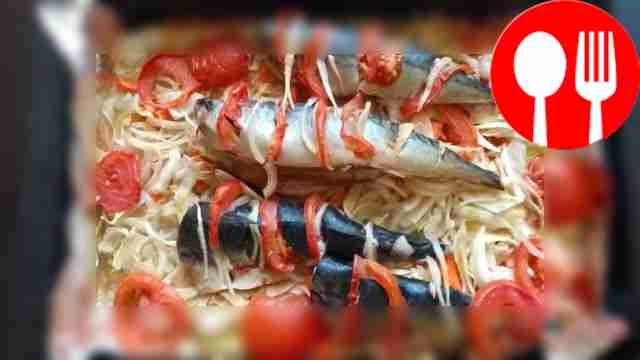 Mackerel with cabbage in the oven