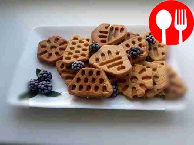 Place the cookies on a flat plate and garnish...