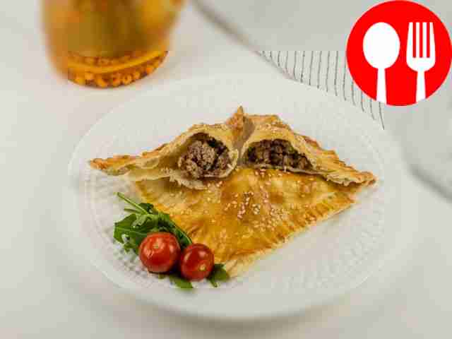 Слойка с мясом