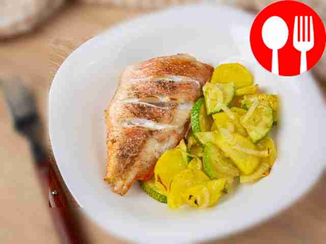 Perch with zucchini and potatoes