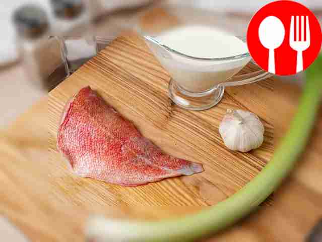 Чтобы окуня легче разделывать, удалите...