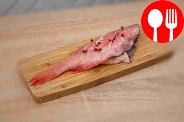 На разделочной доске сделайте несколько...