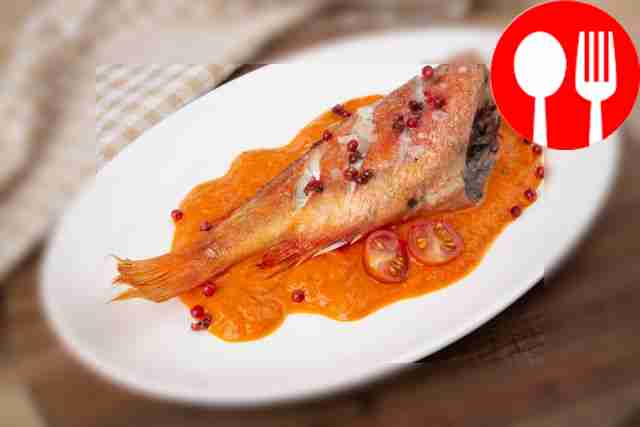 Возьмите тарелку и положите в её центр...