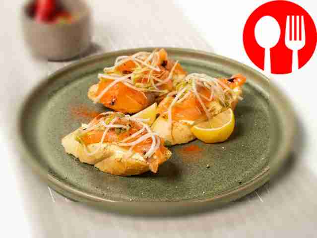 Тост с рыбой