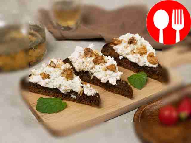 Тост с паштетом