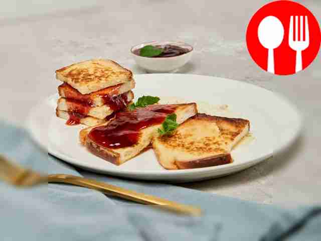 Тост с белым хлебом