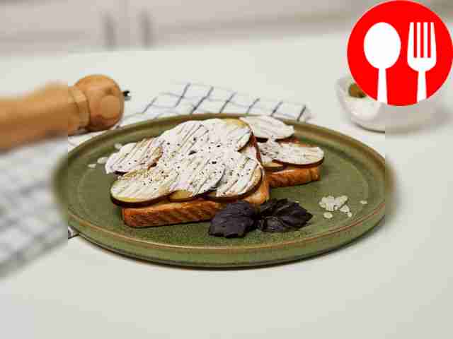 Тост с баклажаном