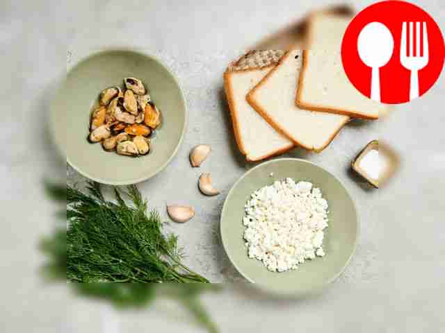 Toast the bread slices in a dry frying pan...