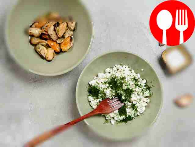 Prepare the filling. Place the cottage cheese...