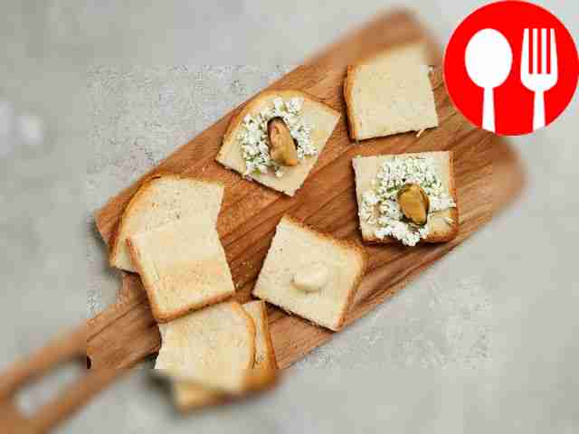 Prepare some toast. Cut the dried bread into 4...