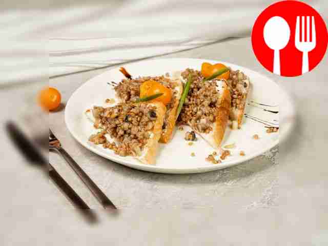 Toast with buckwheat