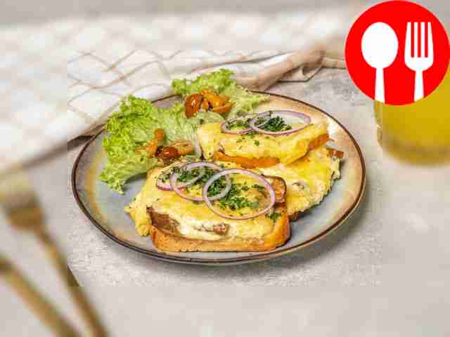 Toast with pickled mushrooms