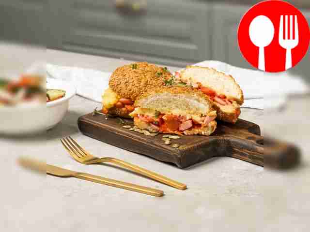 Toast with Vienna sausages