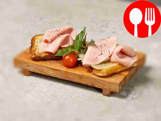 Тост с куриной ветчиной