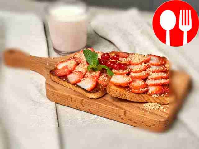 Тост с вареным сгущенным молоком