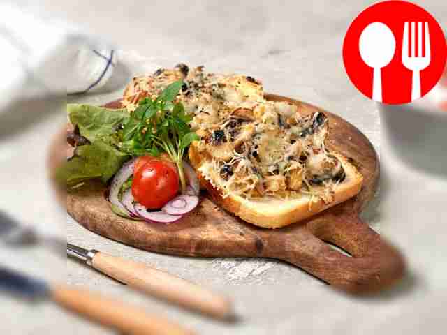 Тост с королевскими шампиньонами