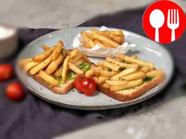 Тост с замороженным картофелем фри