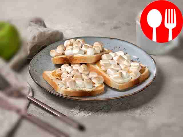 Тост с яблочным пюре