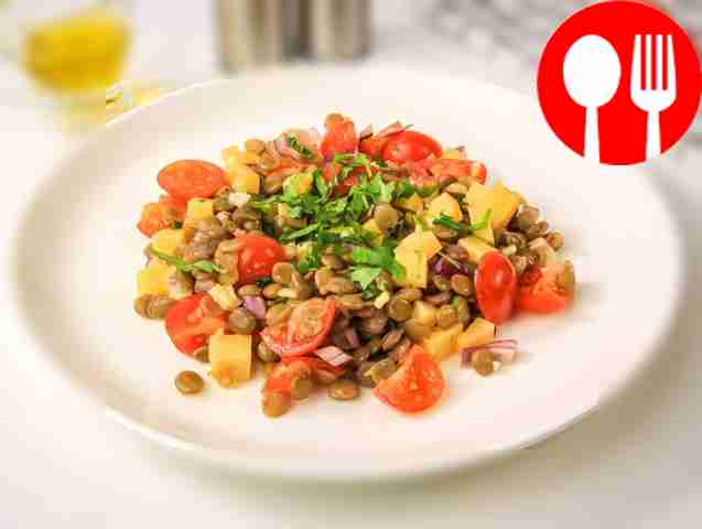 Салат с чечевицей и сыром