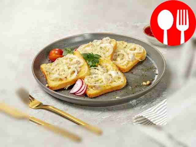 Тост с филе минтая