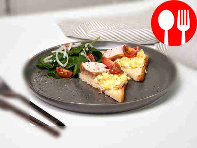 Тост с копченой курицей