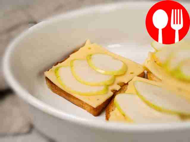 Bring the toasts to readiness. Place the toast...