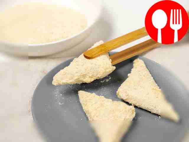 Сделайте пирожки из теста фило с вишней. На...