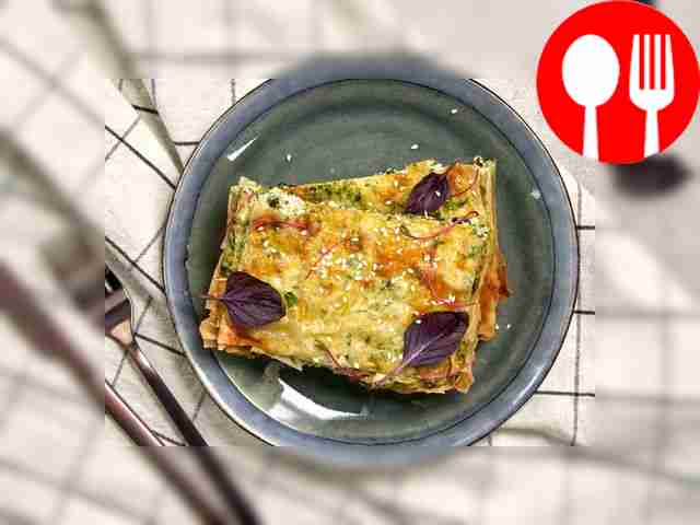 Пирог из фило с рикоттой разделите на...