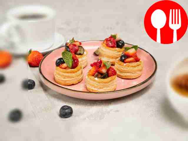 Волованы из слоеного теста с ягодами