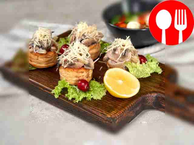 Vol-au-vents with mushrooms