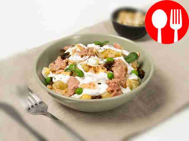 Салат из рыбных консервов с картошкой и яйцом