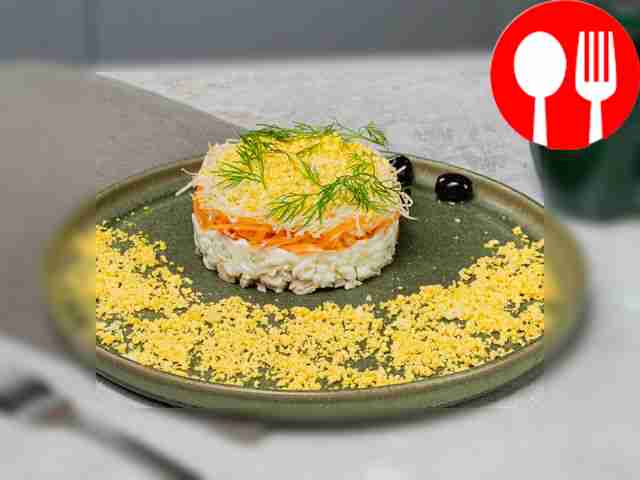 Place the salad in the refrigerator for 1 hour...