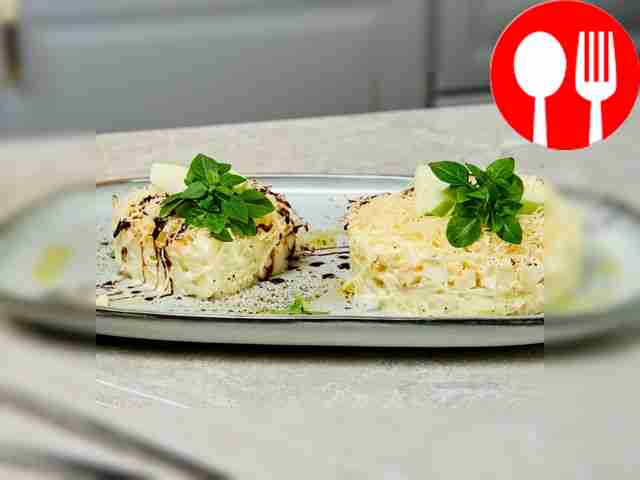 Salad “Tenderness” with apple and cheese