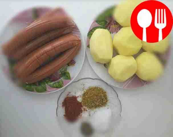 Очистите картофель и уложите его на тарелку,...