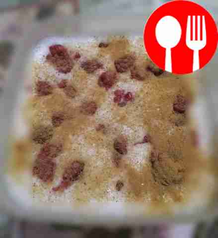 Delicate soufflé with raspberries