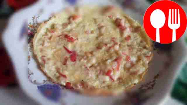 Sweet omelette with apples