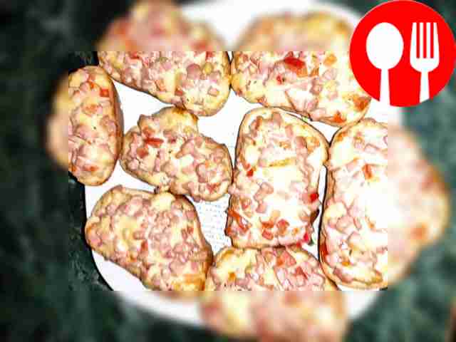 Bruschetta with doctor's sausage and cheese