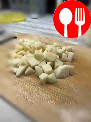 Переложите тесто в форму для выпечки и уложите...