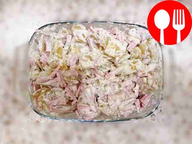 Достаньте картофель из духовки, добавьте к...