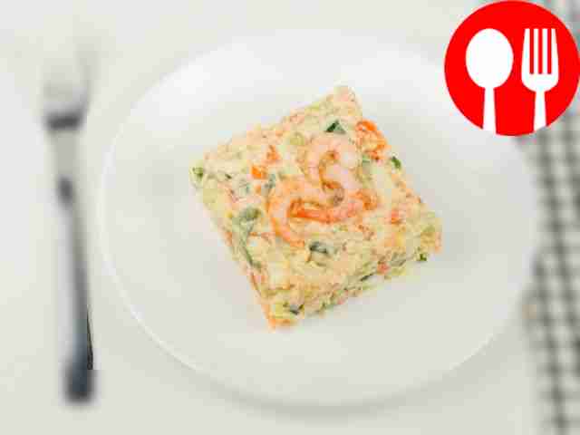 Give the salad a beautiful appearance in a...