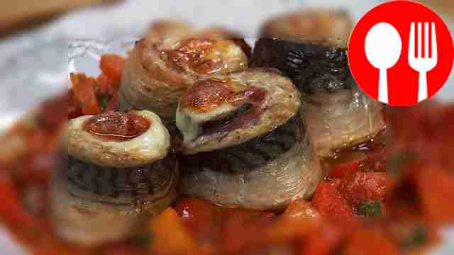 Baked mackerel with bacon and lecho