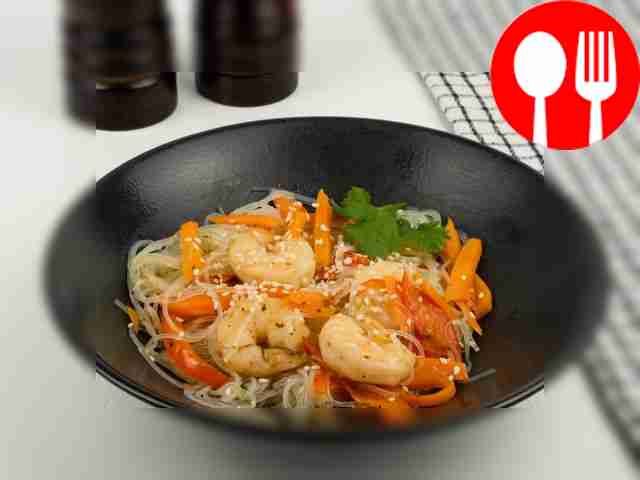 Funchoza with shrimp