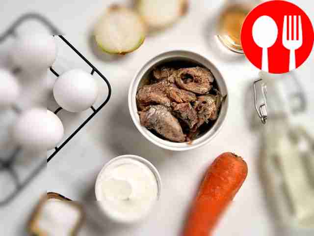 Сварите яйца вкрутую 7–8 минут после...