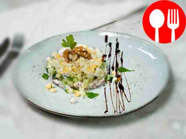 Салат «Нежность» с грецкими орехами и греческим йогуртом