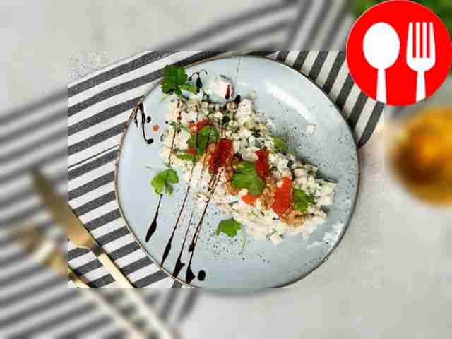 Before serving, decorate the “Tenderness”...