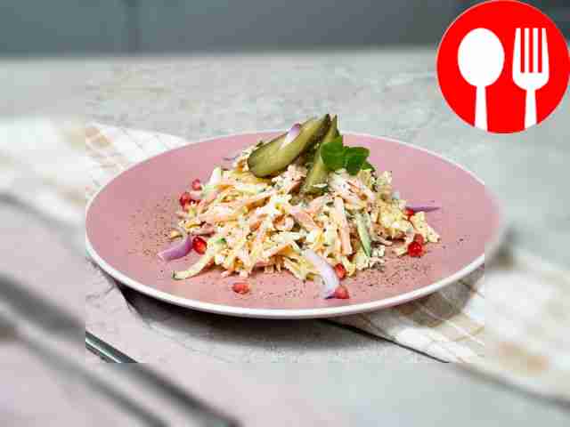 Салат «Нежность» с ветчиной и огурцом