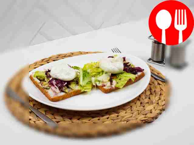 Toast with avocado and poached egg
